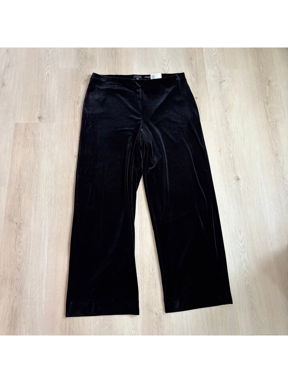 The Limited NWT Women's Black Pull-On Wide Leg Velvet Pants Size 1X